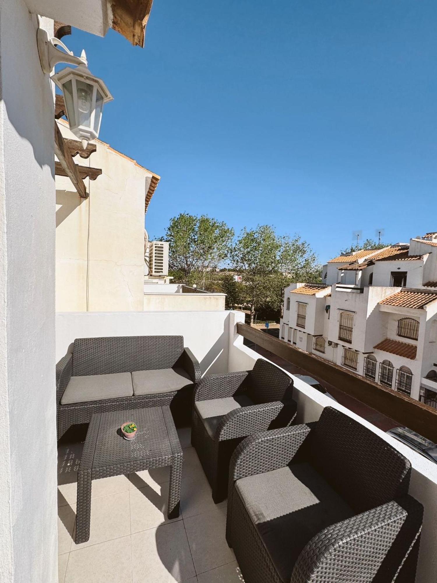 Apartment El Paraiso, 1 Bedroom 300M From The Sea Торевиеха Екстериор снимка