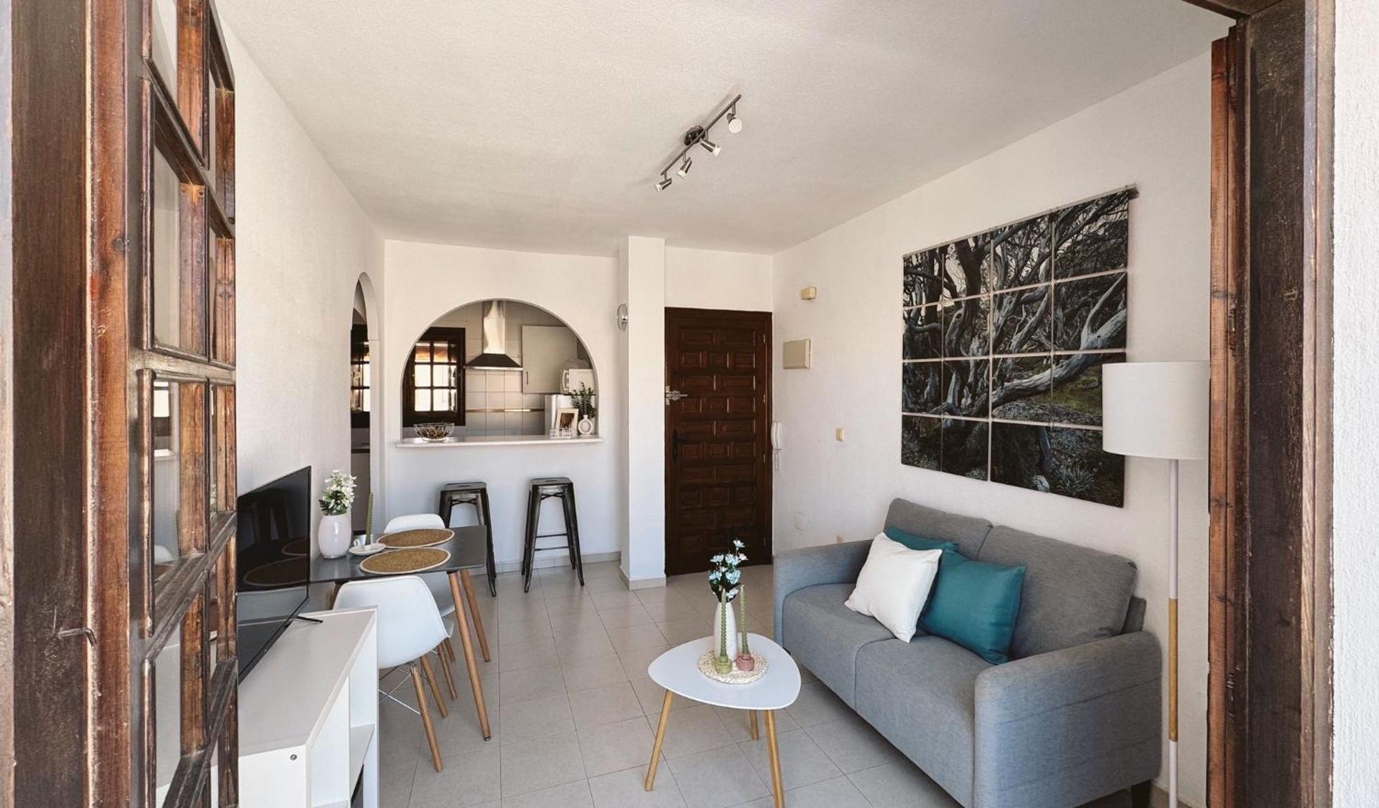 Apartment El Paraiso, 1 Bedroom 300M From The Sea Торевиеха Екстериор снимка