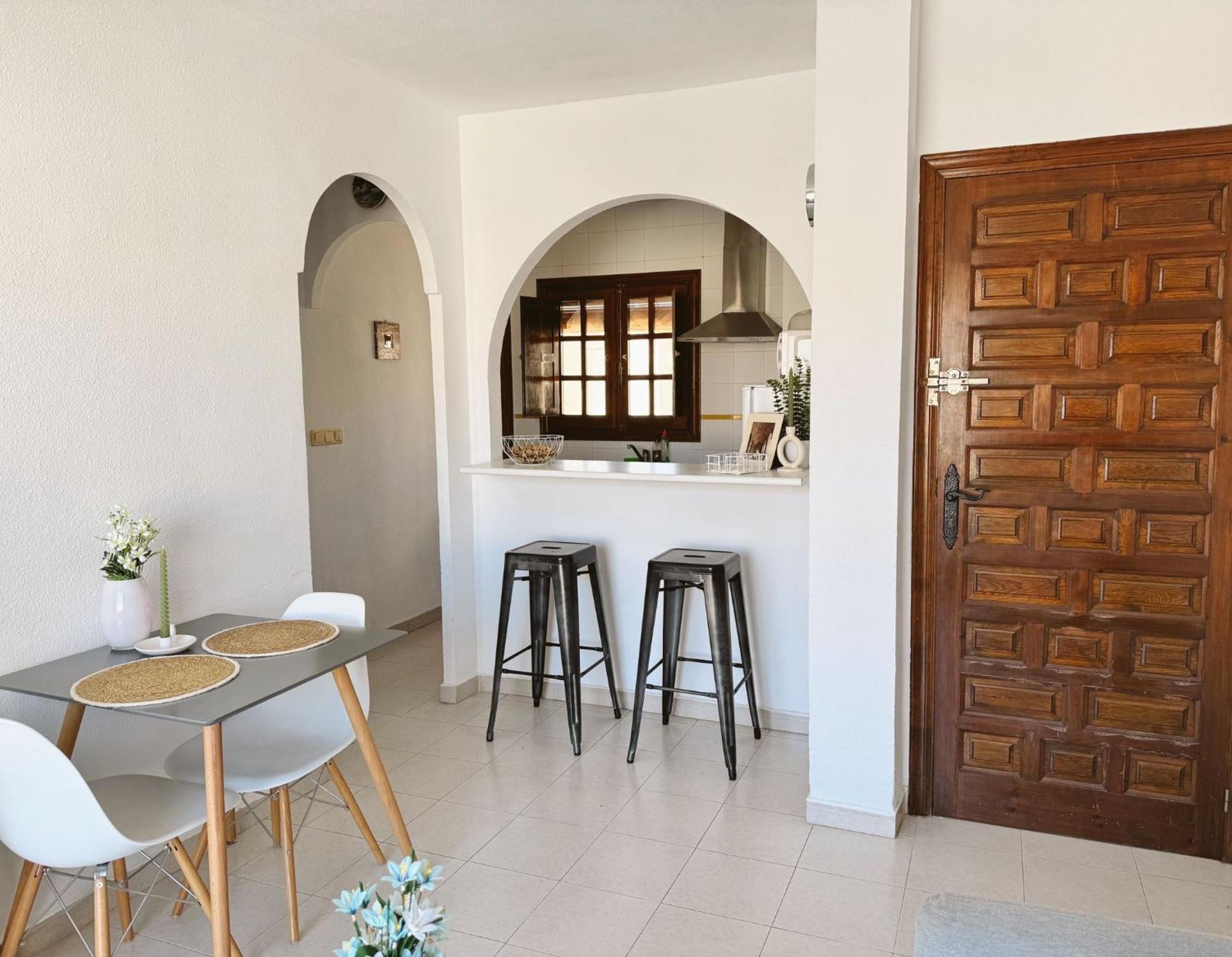 Apartment El Paraiso, 1 Bedroom 300M From The Sea Торевиеха Екстериор снимка