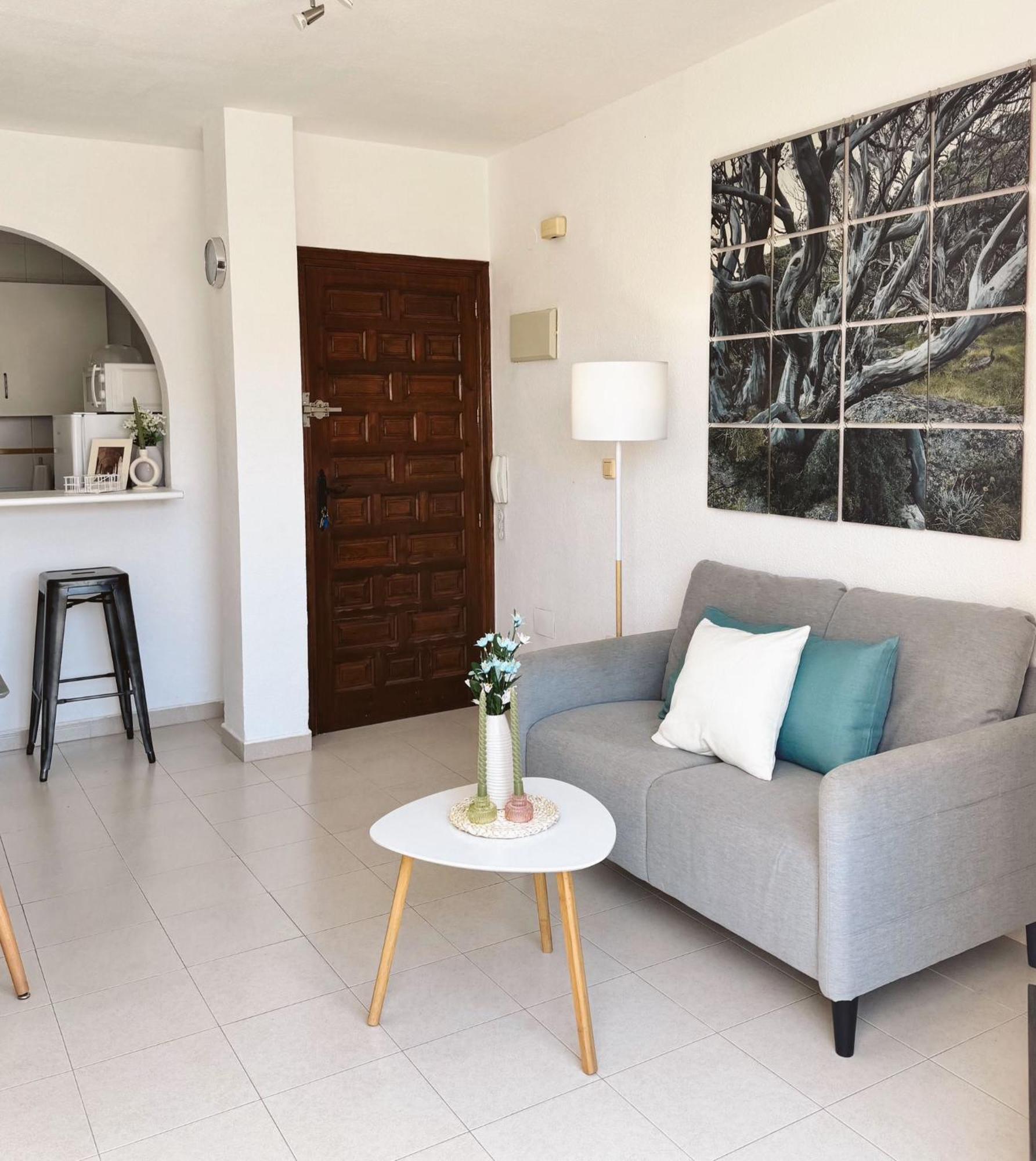 Apartment El Paraiso, 1 Bedroom 300M From The Sea Торевиеха Екстериор снимка